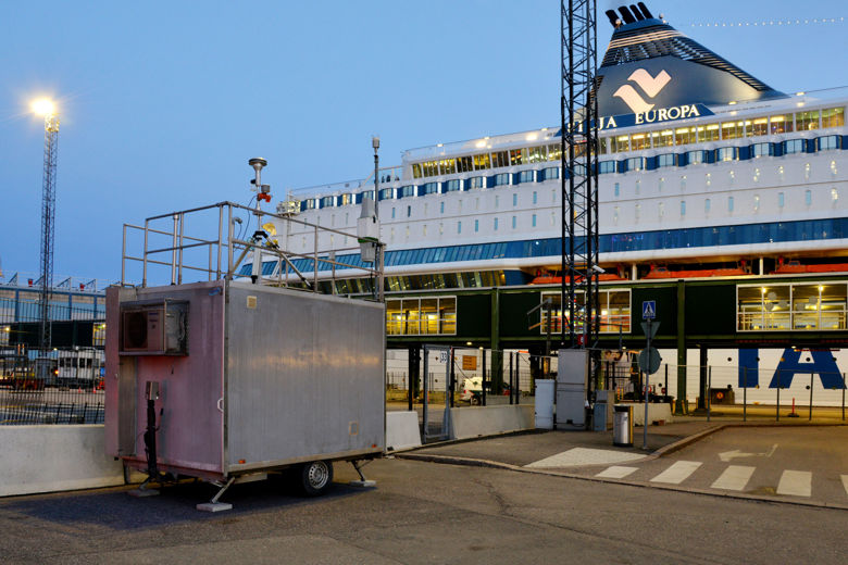 Siirrettävä ilmanlaadun mittausasema Länsisatamassa.