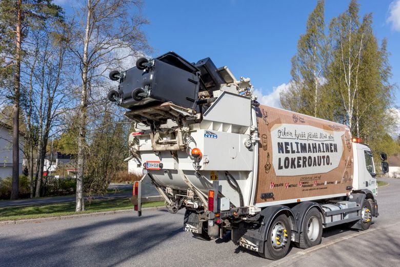 Kuvassa HSY:n nelikammioinen jäteauto.