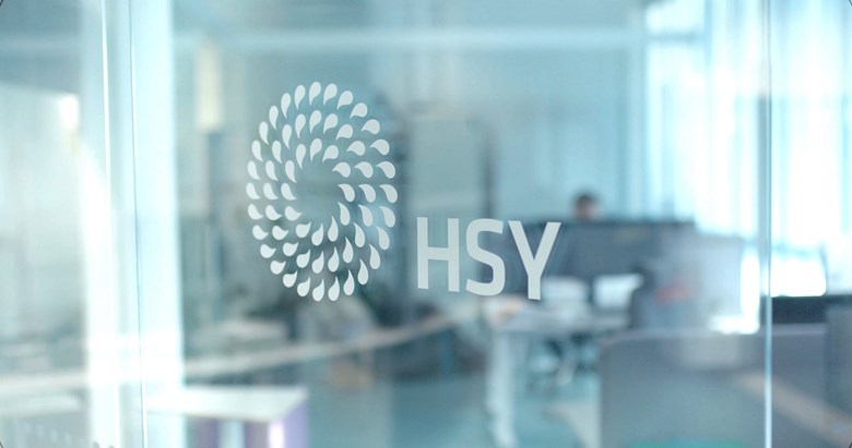 HSYn logo lasiovessa.
